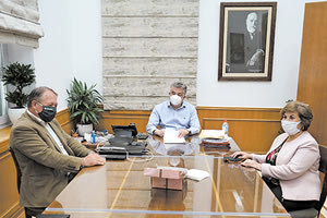 σύμβαση έργου για εργασίες συντήρησης στο παλαιό εθνικό οδικό Λασιθίου υπέγραψε ο περιφερειάρχης Κρήτης Σταύρος Αρναουτάκης