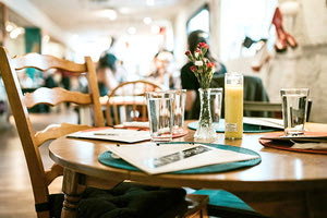 καφέ και εστιατόρια