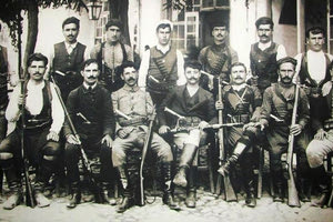H φωτογραφία της ημέρας: 1905. Αγωνιστές που συμμετείχαν στο κίνημα Θερίσου με τον Βενιζέλο