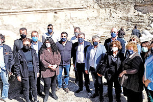 Η επαναλειτουργία του του αρχαίου θεάτρου της Γόρτυνας και ο περιφερειάρχης Κρήτης κ. Σταύρος Αρναουτάκης  κατά την επίσκεψη του