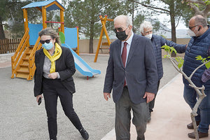 ΠΕΝΤΑΜΟΔΙ: Στην παιδική χαρά ο δήμαρχος