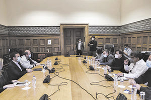 κριτική τσίπρα