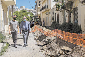 Λαμπρινός επίσκεψη στον Λάκκο