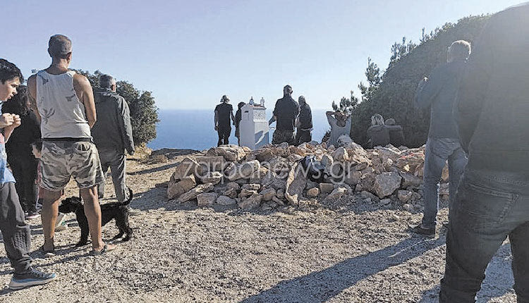 μνημόσηνο Κορίνας Γαύδος