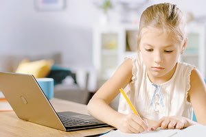 μαθητές τηλεκπαίδευσης