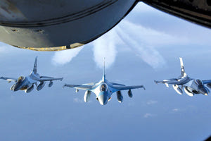 Μαχητικά F16 συνόδευσαν πολιτικό αεροσκάφος