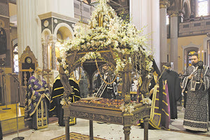 O επιταφίος στον Άγιο Μηνά