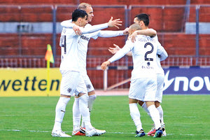 Παίκτες ΟΦΗ πανηγυρίζουν