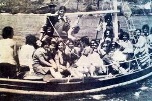 H φωτογραφία της ημέρας: 1972. Η τραγωδία στη Γεωργιούπολη με τον πνιγμό μαθητριών