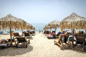 παραλίες ξαπλώστρες 