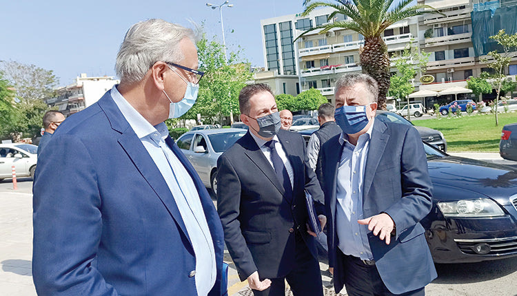 Ο περιφερειάρχης υποδέχθηκε τον αναπληρωτή υπουργό και στη δυτική Κρήτη