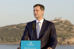 ο υπουργός Τουρισμού, Χάρης Θεοχάρης, από το Σούνιο για το άνοιγμα του τουρισμού