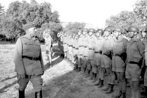 H φωτογραφία της ημέρας: Γερμανοί αλεξιπτωτιστές που επέζησαν στη Μάχη της Κρήτης