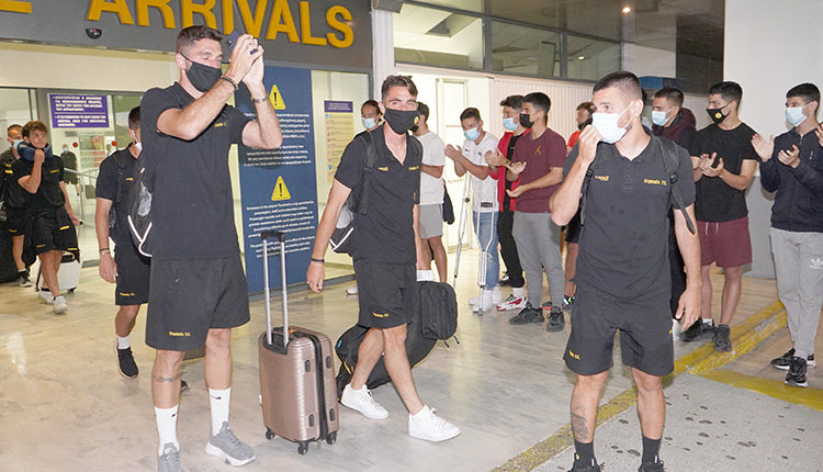 Οι παίκτες του Εργοτέλη αποθεώθηκαν από τον κόσμο στην άφιξή τους στο Ηράκλειο