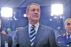 ο υπουργός Άμυνας της Τουρκίας, Χουλουσί Ακάρ