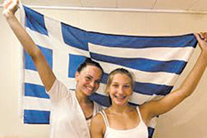 οι αθλήτρι/ες του Ωρίωνα Δέσποινα Ταμπακάκη και Γλυκερία Ταραζά