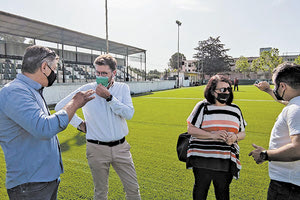 Από την επίσκεψη του κ. Μποκέα και των συνεργατών στο γήπεδο της Τυλίσου