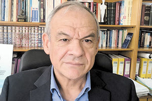 Ο καθηγητής Ευάγγελος Μανωλόπουλος