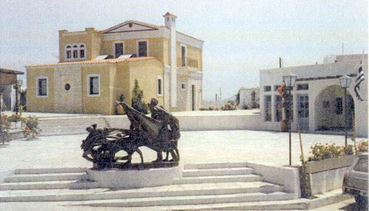 γλυπτό Τζομπανάκη στην Μυρτιά