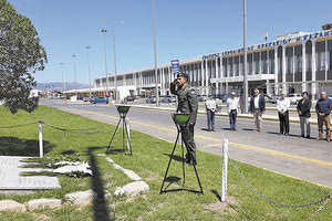 Εκδήλωση στο αεροδρόμιο Ηρακλείου για το μεγάλο σαμποτάζ