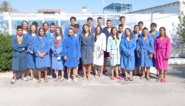  Αθλητές και αθλήτριες των Δελφινιών που πήραν μέρος στους αγώνες­