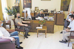 στέγαστρο στο Παγκρήτιο