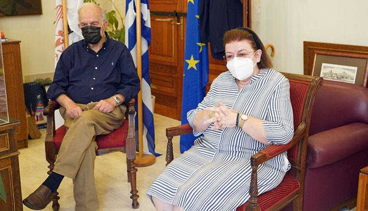 Μενδώνη - Λαμπρινός