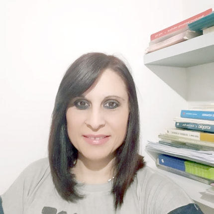 Η κ. Μαρία Ορφανού,  φιλόλογος, από  το φροντιστήριο «ΙΣΤΩΡ»