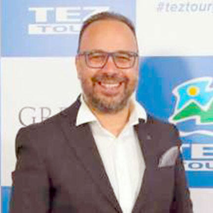 ο γενικός διευθυντής της Τez Tours Ελλάδας Μανώλης Απλαδενάκης