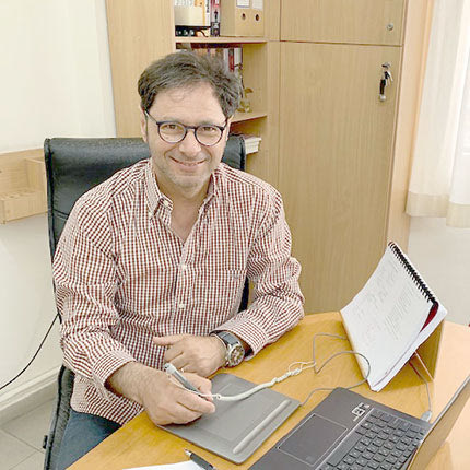 Ο κ. Κώστας Τζανιδάκης, μαθηματικός από το ΘΕΤΙΚΟ Φροντιστήριο