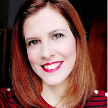 Η κ. Εύη Σαματίδου, καθηγήτρια Χημείας από το Κέντρο Ιδιαιτέρων Μαθημάτων Επιλογή