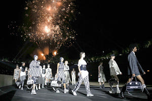 “Ωδή” στον ελληνικό πολιτισμό αποτέλεσε η επίδειξη μόδας του Οίκου «Dior