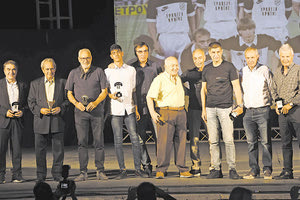 Παίκτες και παράγοντες του ‘87 τιμήθηκαν χθες από την ΠΑΕ ΟΦΗ σε μία θαυμάσια εκδήλωση