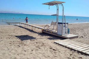 Τοποθετήθηκε ξανά στον Καρτερό η ράμπα ΑμεΑ