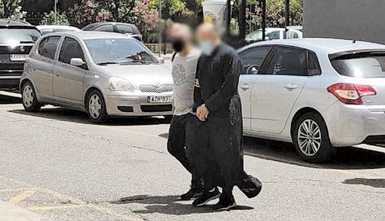 σύλληψη ιερέα για ασέλγεια