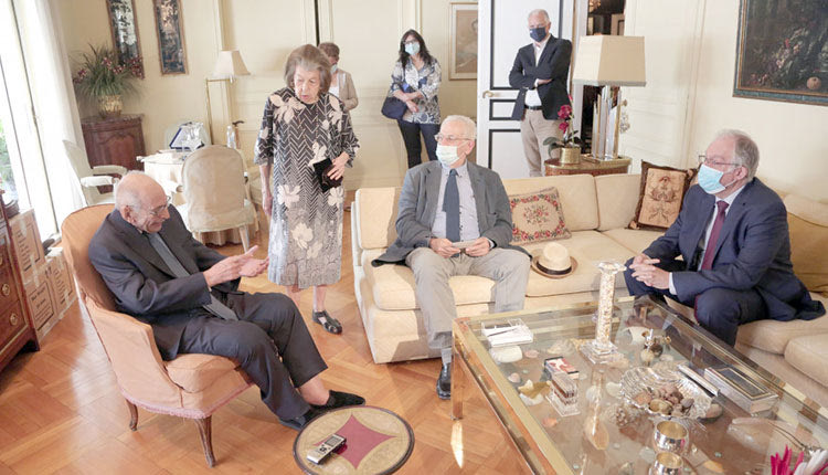 Ο εγγονός του Ελευθέριου Βενιζέλου δώρισε στη Βουλή χρυσό ρολόι του παππού του