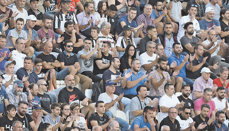 “Θα επανεξεταστεί το μέτρο της απαγόρευσης των φιλάθλων”