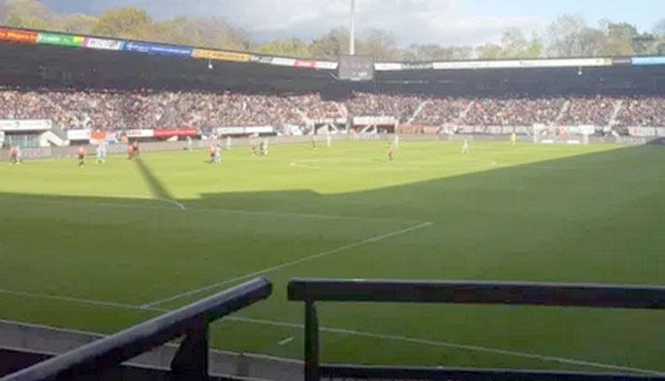 γεμάτο γήπεδο