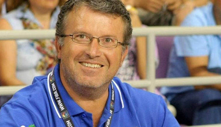 ο προϊστάμενος του Αθλητικού Τμήματος της «Π» Αντώνης Παπουτσάκης