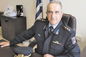 ο διοικητής των πυροσβεστικών υπηρεσιών νομού Ηρακλείου Γιώργος Τσικαλάς