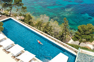 ΤΟΥΡΙΣΤΕΣ ΞΕΝΟΔΟΧΕΙΟ ΠΙΣΙΝΑ