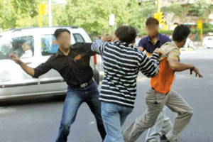 Δύο Πακιστανοί κατηγορήθηκαν ότι αποπειράθηκαν να σκοτώσουν έναν Αφγανό