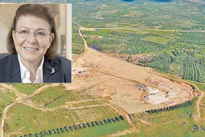 επίσκεψη της Υπουργού Πολιτισμού Λίνας Μενδώνη στο χώρο του εργοταξίου στο νέο διεθνές αεροδρόμιο