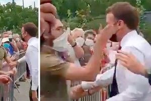 πολίτης που φορούσε γυαλιά και μάσκα, χαστούκισε με δύναμη τον Μακρόν στη διάρκεια της περιοδείας