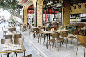 Έκτακτη σύσκεψη για τα νέα μέτρα στην εστίαση, σήμερα στο Ηράκλειο.