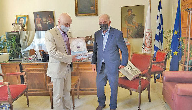 πρέσβης με Λαμπρινό