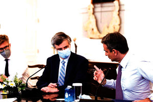 Κ. Μητσοτάκης, Σ. Τσιόδρας και Α. Σκέρτσος