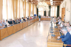 Η Σχοιναράκη ενώνει την... αντιπολίτευση