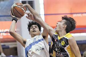 Φάση από το παιχνίδι «Ηράκλειο»-Εργοτέλης στους Παίδες