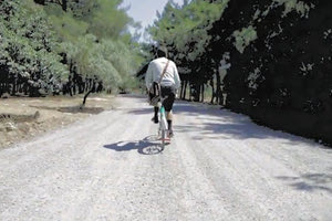 ΑΠΟ ΤΗΝ ΕΤΑΙΡΕΙΑ ΘΕΑΤΡΟΥ BEHOLD ΣΤΙΣ 15 ΚΑΙ 16 ΙΟΥΛΙΟΥ ΣΤΟ ΚΗΠΟΘΕΑΤΡΟ «Μ. ΧΑΤΖΙΔΑΚΙΣ» Έρχεται ένας βραβευμένος «Ταχυδρόμος»